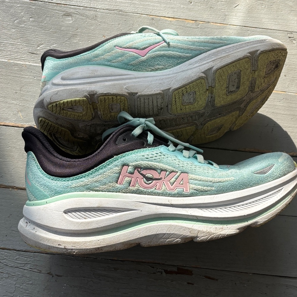 Hoka Women's Teal and Pink Athletic Shoes Bondi size 9
